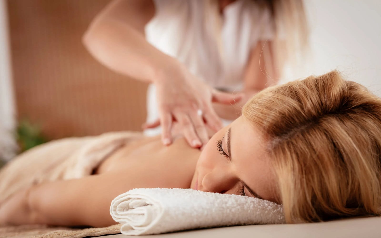 Home massage service in dubai
